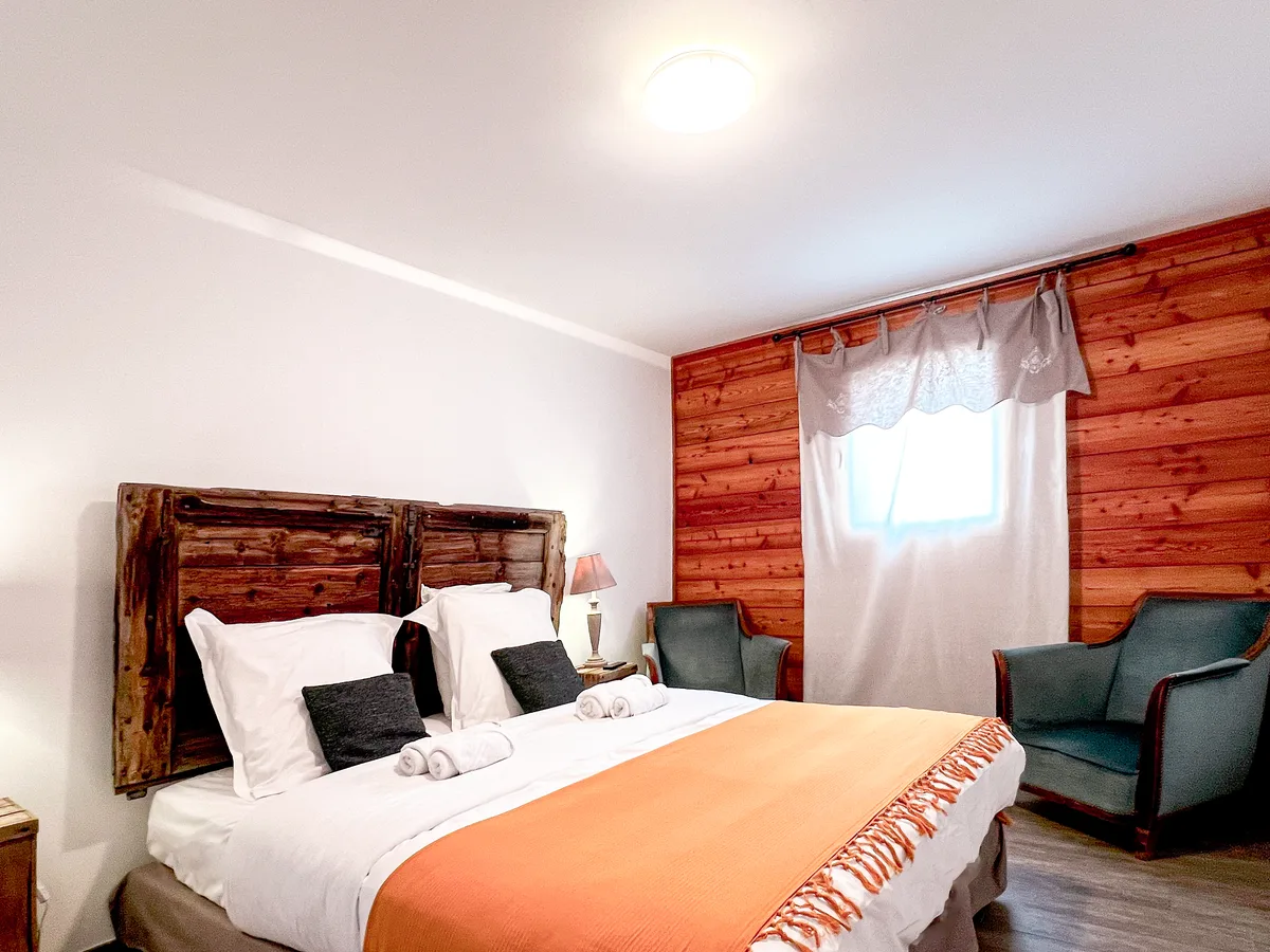 Bedroom in the L'Intermède gite